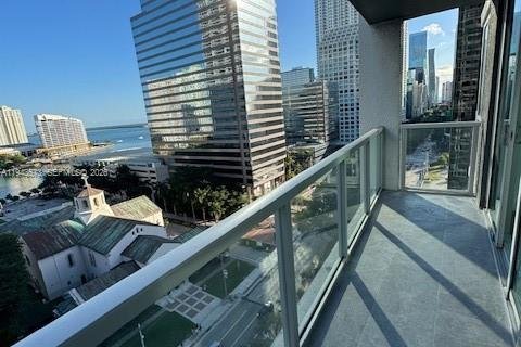 Снять в аренду квартиру в Майами, Флорида 2 спальни, 106.47м2, № 2000515 - фото 10