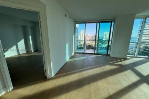 Снять в аренду квартиру в Майами, Флорида 2 спальни, 106.47м2, № 2000515 - фото 2