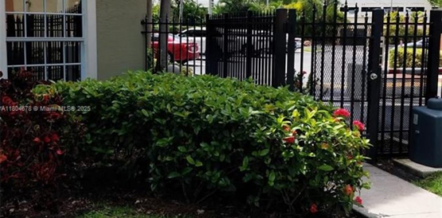Condo in West Palm Beach, Florida, 2 bedrooms  № 1792528