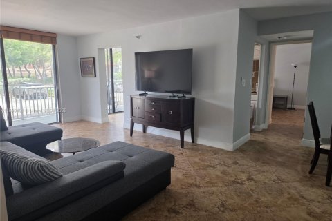 Condo in Sunny Isles Beach, Florida, 2 bedrooms  № 1943837 - photo 7