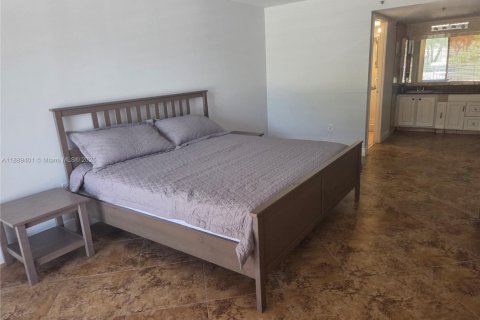 Condo in Sunny Isles Beach, Florida, 2 bedrooms  № 1943837 - photo 25