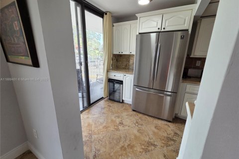 Condo in Sunny Isles Beach, Florida, 2 bedrooms  № 1943837 - photo 10