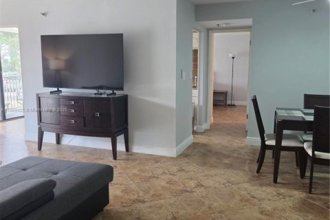 Condo in Sunny Isles Beach, Florida, 2 bedrooms  № 1943837 - photo 20