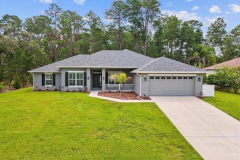 Casa en venta en Homosassa, Florida, 4 dormitorios, 201.6 m2 № 1914810 - foto 1