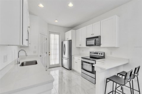 Townhouse in Orlando, Florida 4 bedrooms, 139.73 sq.m. № 1740469 - photo 11