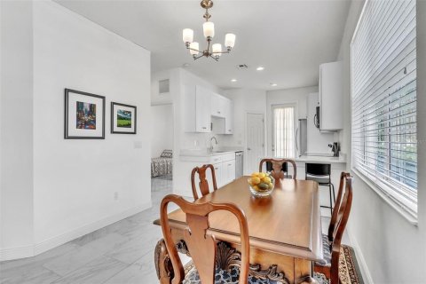 Townhouse in Orlando, Florida 4 bedrooms, 139.73 sq.m. № 1740469 - photo 10