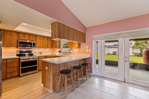 House in Saint Petersburg, Florida 3 bedrooms, 150.59 sq.m. № 1919472 - photo 18