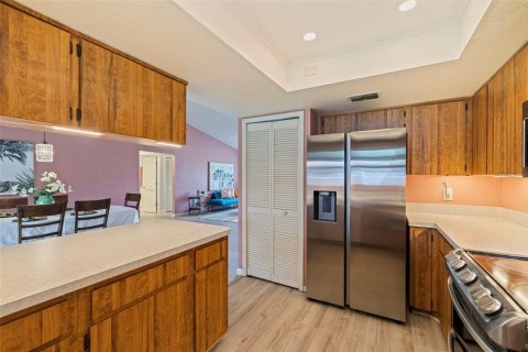 House in Saint Petersburg, Florida 3 bedrooms, 150.59 sq.m. № 1919472 - photo 20