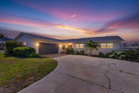 Casa en Tampa, Florida 4 dormitorios, 212.93 m2 № 2121574