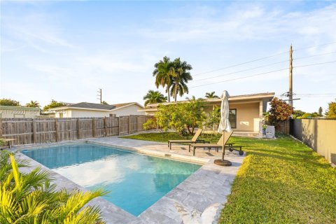 Дом в Дания-Бич, Флорида 4 спальни, 154.12м2 № 1993375