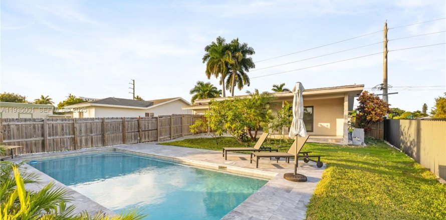 Дом в Дания-Бич, Флорида 4 спальни, 154.12м2 № 1993375