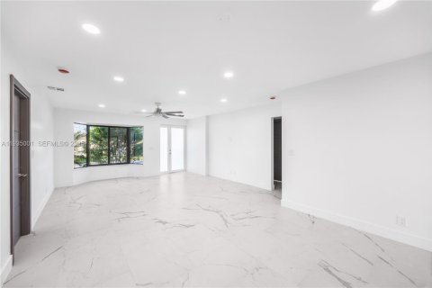 Снять в аренду виллу или дом в Дания-Бич, Флорида 4 спальни, 154.12м2, № 1993375 - фото 10