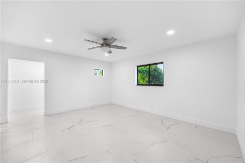 Снять в аренду виллу или дом в Дания-Бич, Флорида 4 спальни, 154.12м2, № 1993375 - фото 25