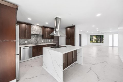 Снять в аренду виллу или дом в Дания-Бич, Флорида 4 спальни, 154.12м2, № 1993375 - фото 14