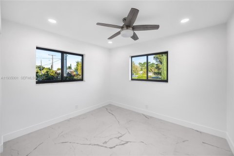 Снять в аренду виллу или дом в Дания-Бич, Флорида 4 спальни, 154.12м2, № 1993375 - фото 22