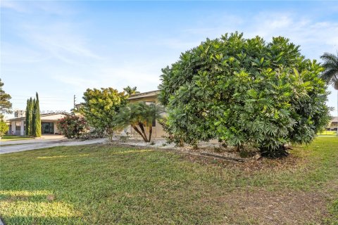 Снять в аренду виллу или дом в Дания-Бич, Флорида 4 спальни, 154.12м2, № 1993375 - фото 5