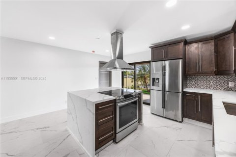 Снять в аренду виллу или дом в Дания-Бич, Флорида 4 спальни, 154.12м2, № 1993375 - фото 15