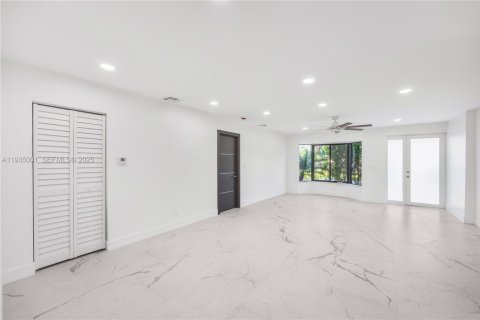 Снять в аренду виллу или дом в Дания-Бич, Флорида 4 спальни, 154.12м2, № 1993375 - фото 12