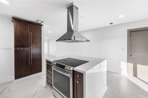 Снять в аренду виллу или дом в Дания-Бич, Флорида 4 спальни, 154.12м2, № 1993375 - фото 17