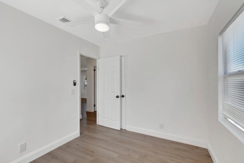 Casa en venta en West Palm Beach, Florida, 3 dormitorios, 94.3 m2 № 2434127 - foto 15