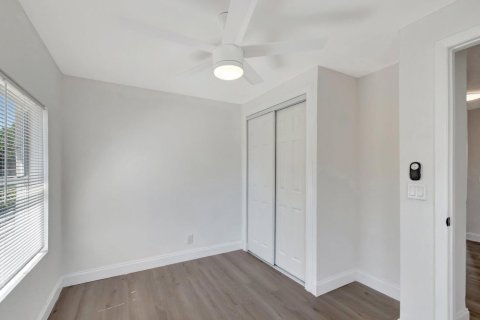 Casa en venta en West Palm Beach, Florida, 3 dormitorios, 94.3 m2 № 2434127 - foto 16