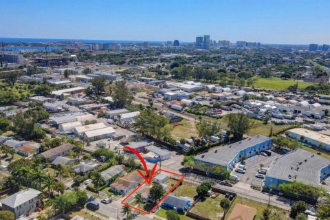 Casa en venta en West Palm Beach, Florida, 3 dormitorios, 94.3 m2 № 2434127 - foto 21