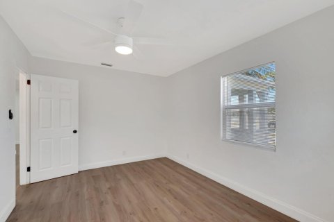 Casa en venta en West Palm Beach, Florida, 3 dormitorios, 94.3 m2 № 2434127 - foto 12