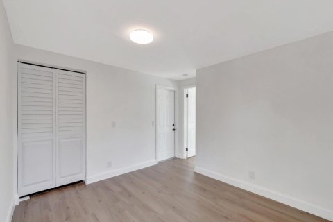 Casa en venta en West Palm Beach, Florida, 3 dormitorios, 94.3 m2 № 2434127 - foto 9
