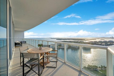 Condo in Miami Beach, Florida, 2 bedrooms  № 1460699 - photo 21