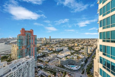 Condo in Miami Beach, Florida, 2 bedrooms  № 1460699 - photo 22