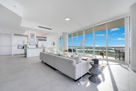 Condo in Miami Beach, Florida, 2 bedrooms  № 1460699 - photo 9