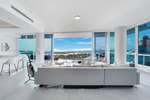 Condo in Miami Beach, Florida, 2 bedrooms  № 1460699 - photo 3