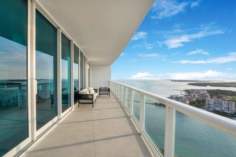 Condo in Miami Beach, Florida, 2 bedrooms  № 1460699 - photo 17