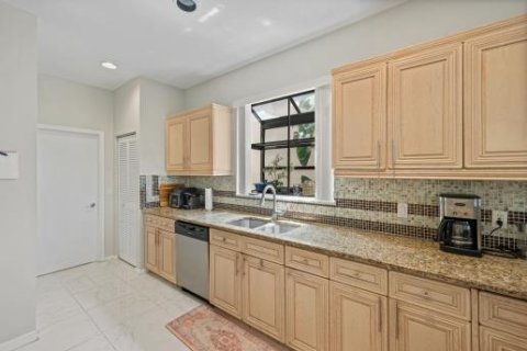 Villa ou maison à louer à Lake Worth, Floride: 3 chambres, 171.96 m2 № 2403794 - photo 11