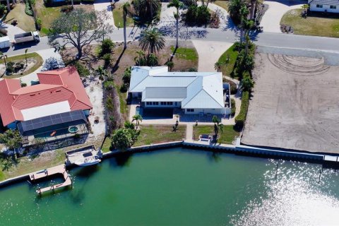 House in Longboat Key, Florida 3 bedrooms, 210.14 sq.m. № 1518186 - photo 14
