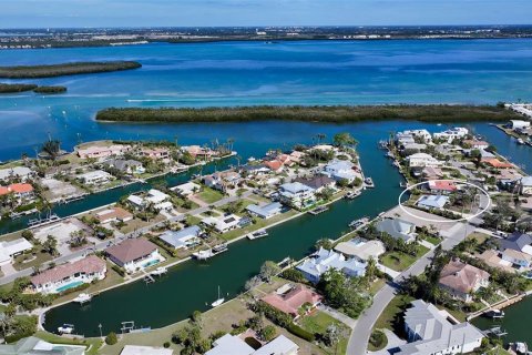 House in Longboat Key, Florida 3 bedrooms, 210.14 sq.m. № 1518186 - photo 13