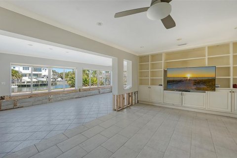House in Longboat Key, Florida 3 bedrooms, 210.14 sq.m. № 1518186 - photo 5