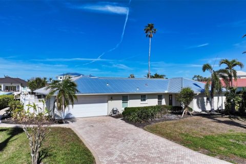 House in Longboat Key, Florida 3 bedrooms, 210.14 sq.m. № 1518186 - photo 18