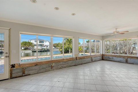 House in Longboat Key, Florida 3 bedrooms, 210.14 sq.m. № 1518186 - photo 6