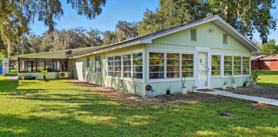 House in Floral City, Florida 3 bedrooms, 227.8 sq.m. № 2138925