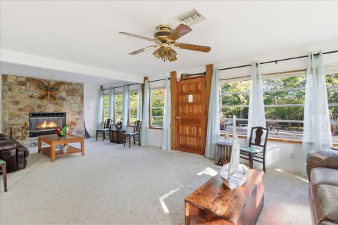 House in Floral City, Florida 3 bedrooms, 227.8 sq.m. № 2138925 - photo 3