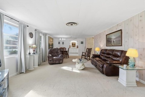 House in Floral City, Florida 3 bedrooms, 227.8 sq.m. № 2138925 - photo 6