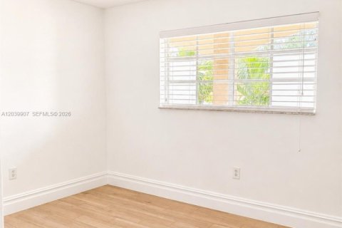 Apartment in Hialeah Gardens, Florida 3 bedrooms, 102.19 sq.m. № 2086398 - photo 6