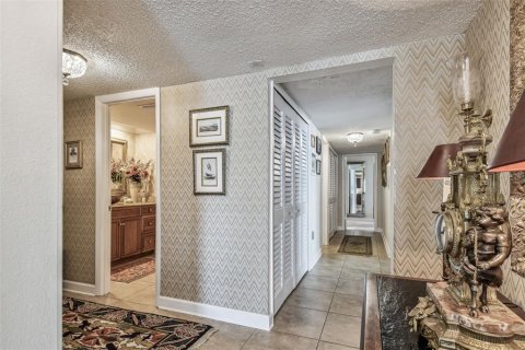 Condo in Dunedin, Florida, 3 bedrooms  № 1647679 - photo 23