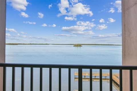 Condo in Dunedin, Florida, 3 bedrooms  № 1647679 - photo 9