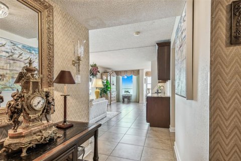 Condo in Dunedin, Florida, 3 bedrooms  № 1647679 - photo 18