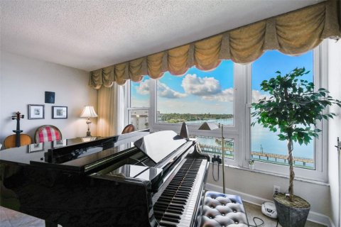 Condo in Dunedin, Florida, 3 bedrooms  № 1647679 - photo 20