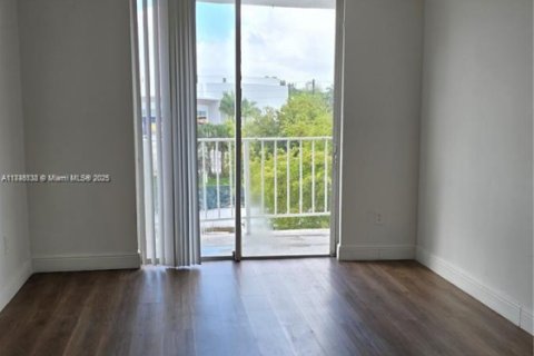 Condo in Miami, Florida, 1 bedroom  № 1981373 - photo 3