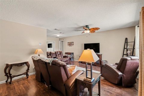 Casa en venta en Palm Harbor, Florida, 4 dormitorios, 158.49 m2 № 2112753 - foto 13