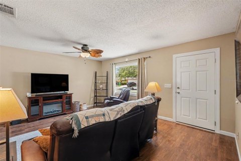 Casa en venta en Palm Harbor, Florida, 4 dormitorios, 158.49 m2 № 2112753 - foto 12
